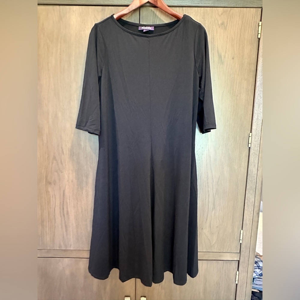🦋 Roaman’s women’s black polyester dress size  14-16 🦋